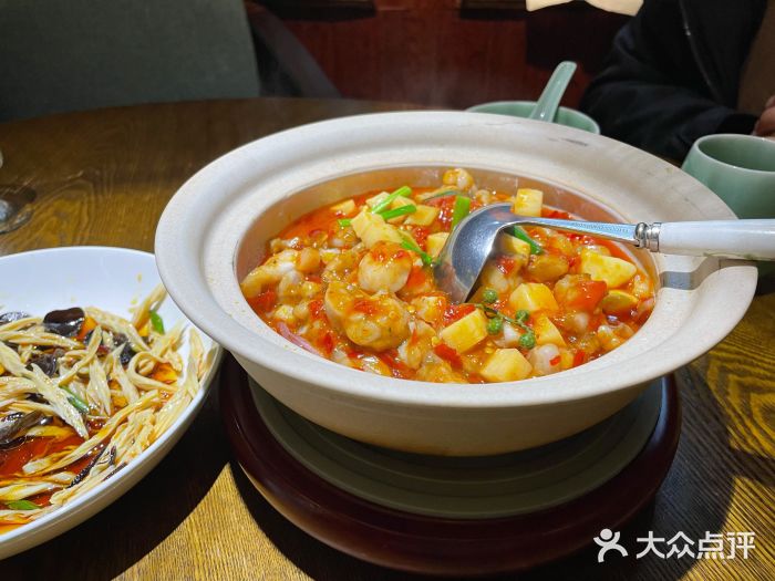 东亭附近美食(东亭附近美食有哪些)