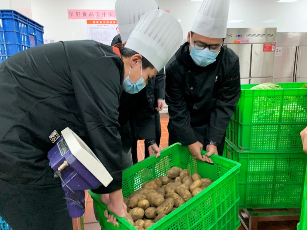 苏州找食堂厨师工作(苏州找食堂厨师工作百姓网)