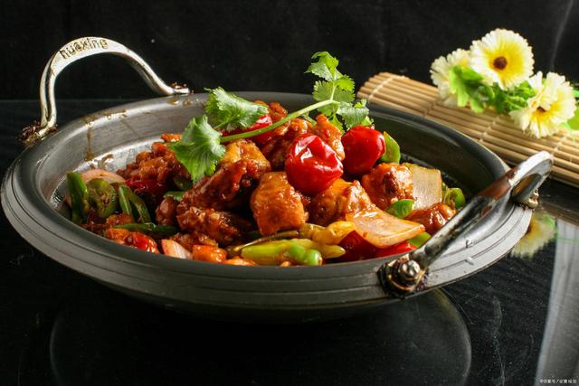湘菜干锅鸡(湘菜干锅鸡杂的做法)