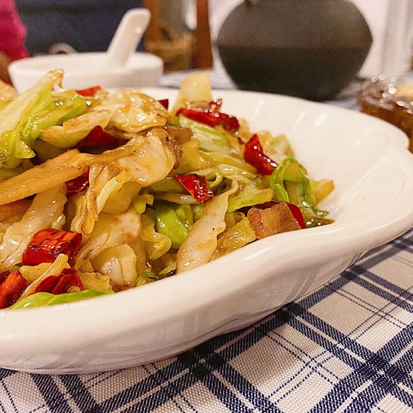 湘菜包菜(湘菜包菜炒腊肉的家常做法)