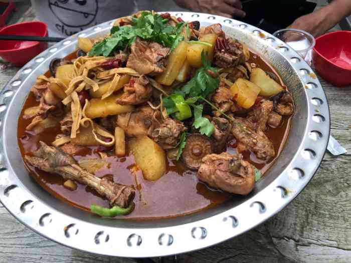大庆路附近美食(大庆路附近美食街)