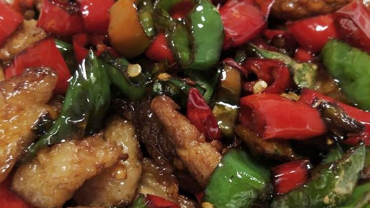 湘菜尖椒炒肉的做法(湘菜尖椒炒肉的做法视频)
