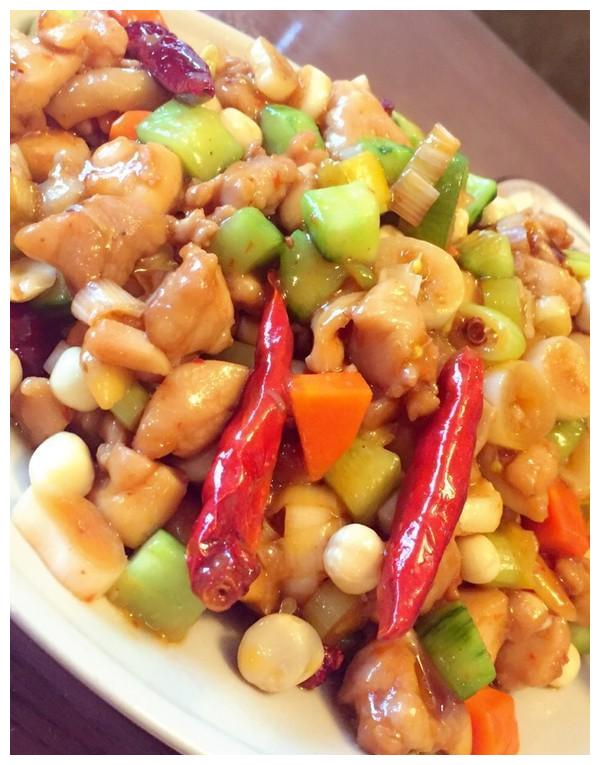 宫保鸡丁是甜的吗川菜(宫保鸡丁是甜味还是咸味)