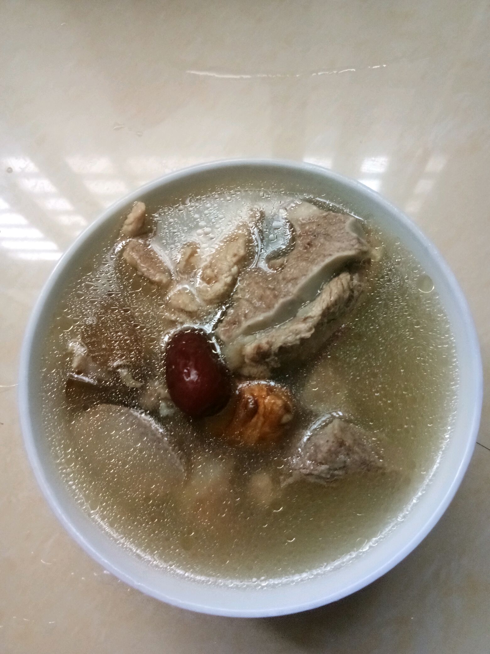 大筒骨头汤的做法大全(大筒骨和什么煲汤最补钙)