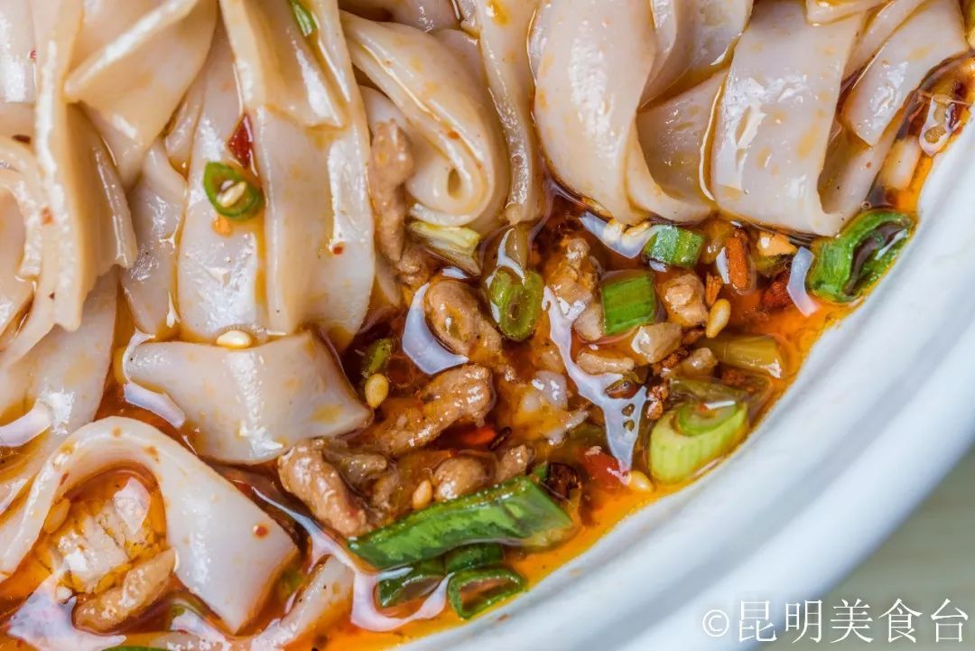 昆明名小吃排行榜(昆明市名小吃排行榜)