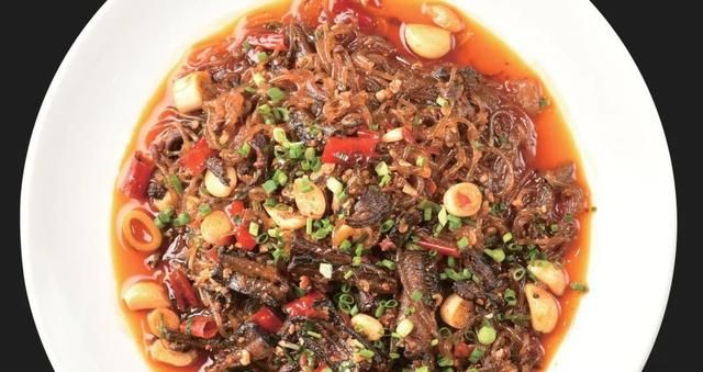 川味鳝鱼面的做法(鳝鱼面有什么功效?)