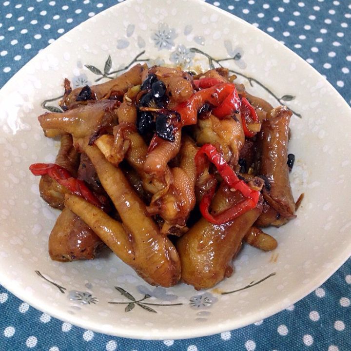 鸡爪的做法大全家常做法(鸡爪的做法大全家常做法窍门)
