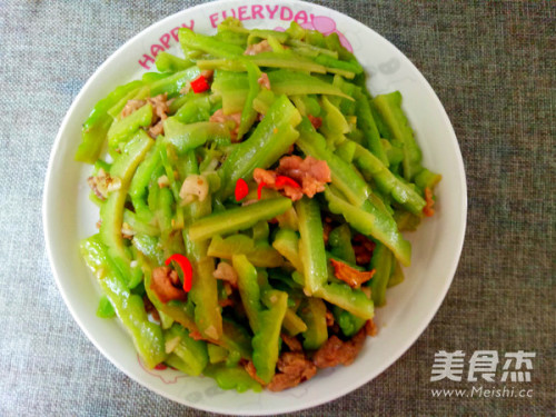 爆炒苦瓜的做法大全(爆炒苦瓜的做法大全家常)
