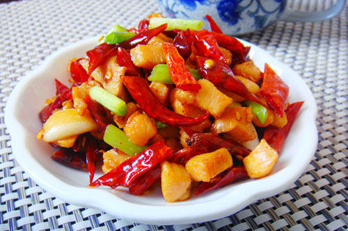 正宗川味辣子鸡丁(正宗川味辣子鸡丁视频)