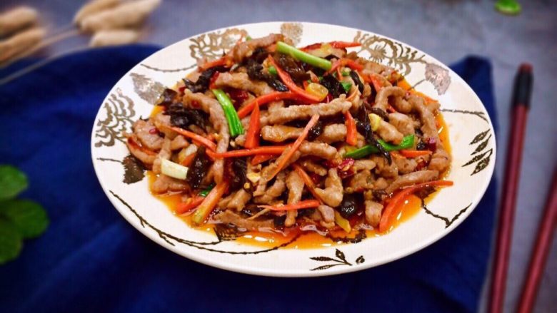 正宗川味鱼香肉丝的做法(川味鱼香肉丝的家常做法简单)