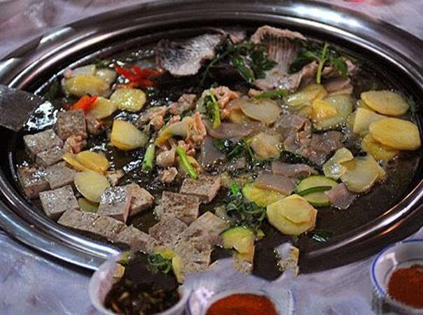 六盘水市的特色美食(六盘水市的特色美食画)