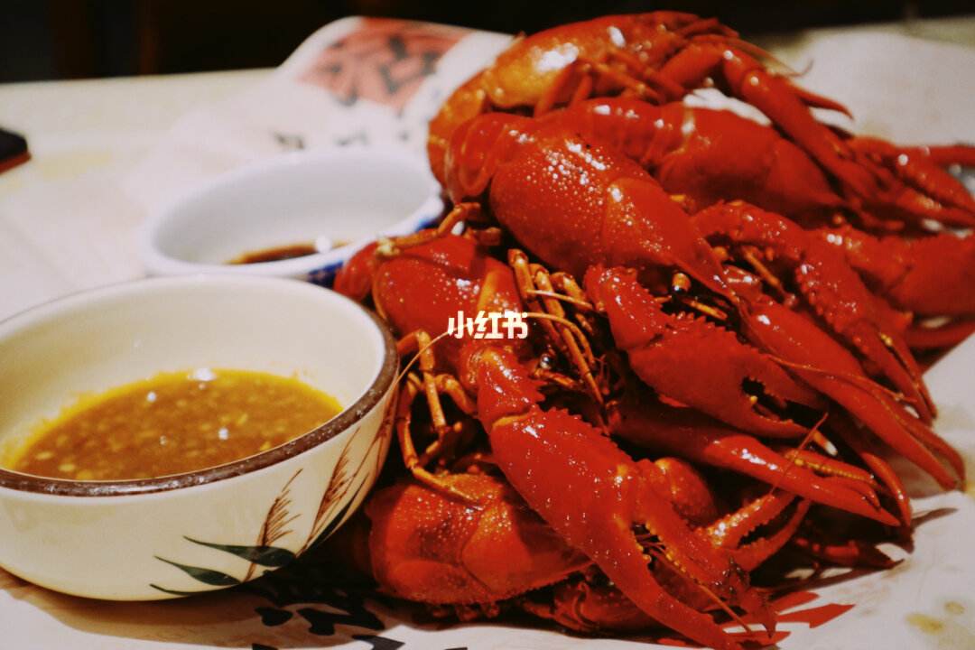 长沙南火车站附近美食(长沙南火车站附近美食街)