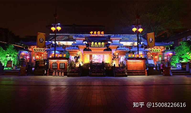 成都人民公园小吃街(成都人民公园有什么好玩的好吃的)
